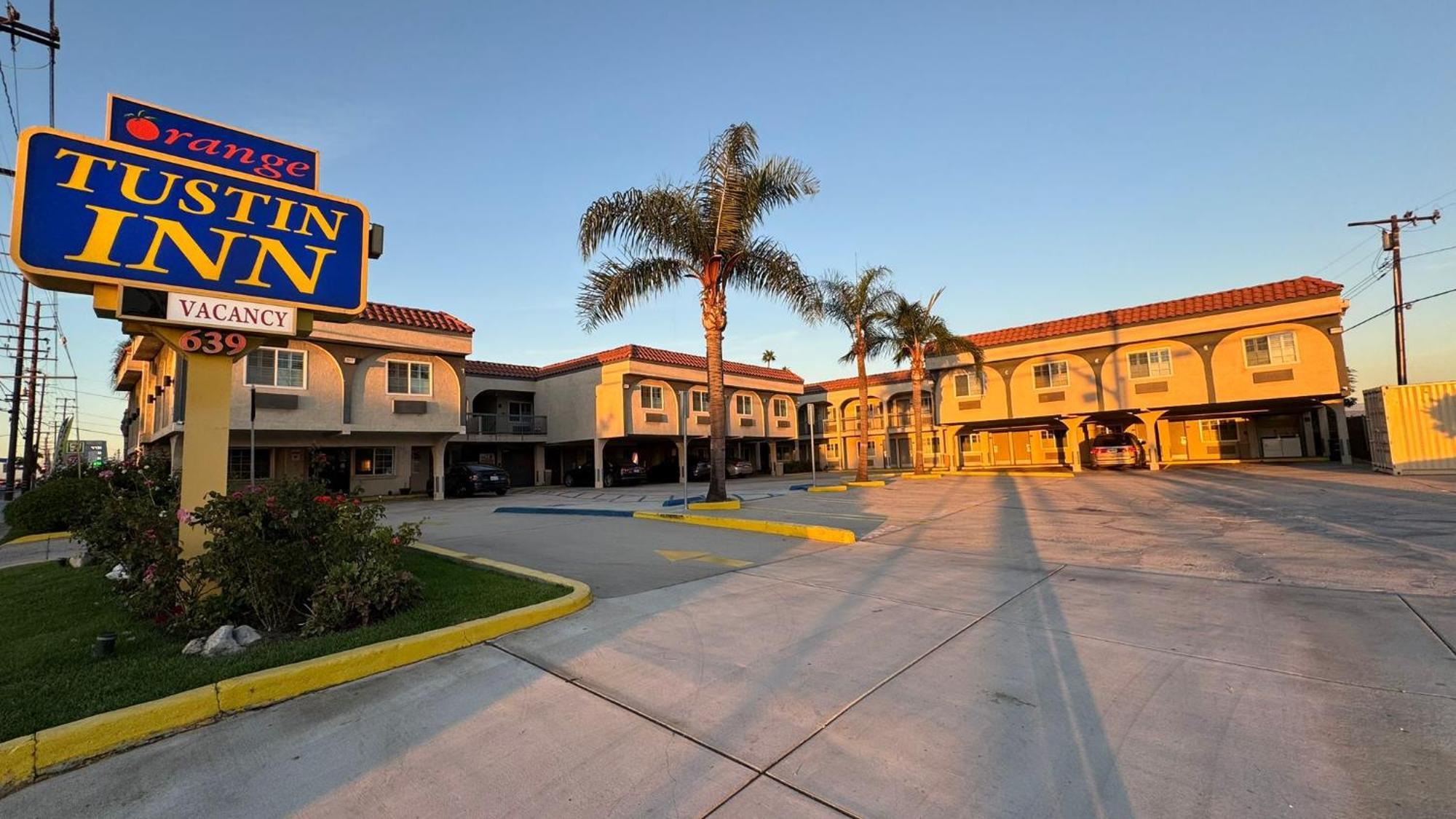 Orange Tustin Inn In Orange Exterior photo